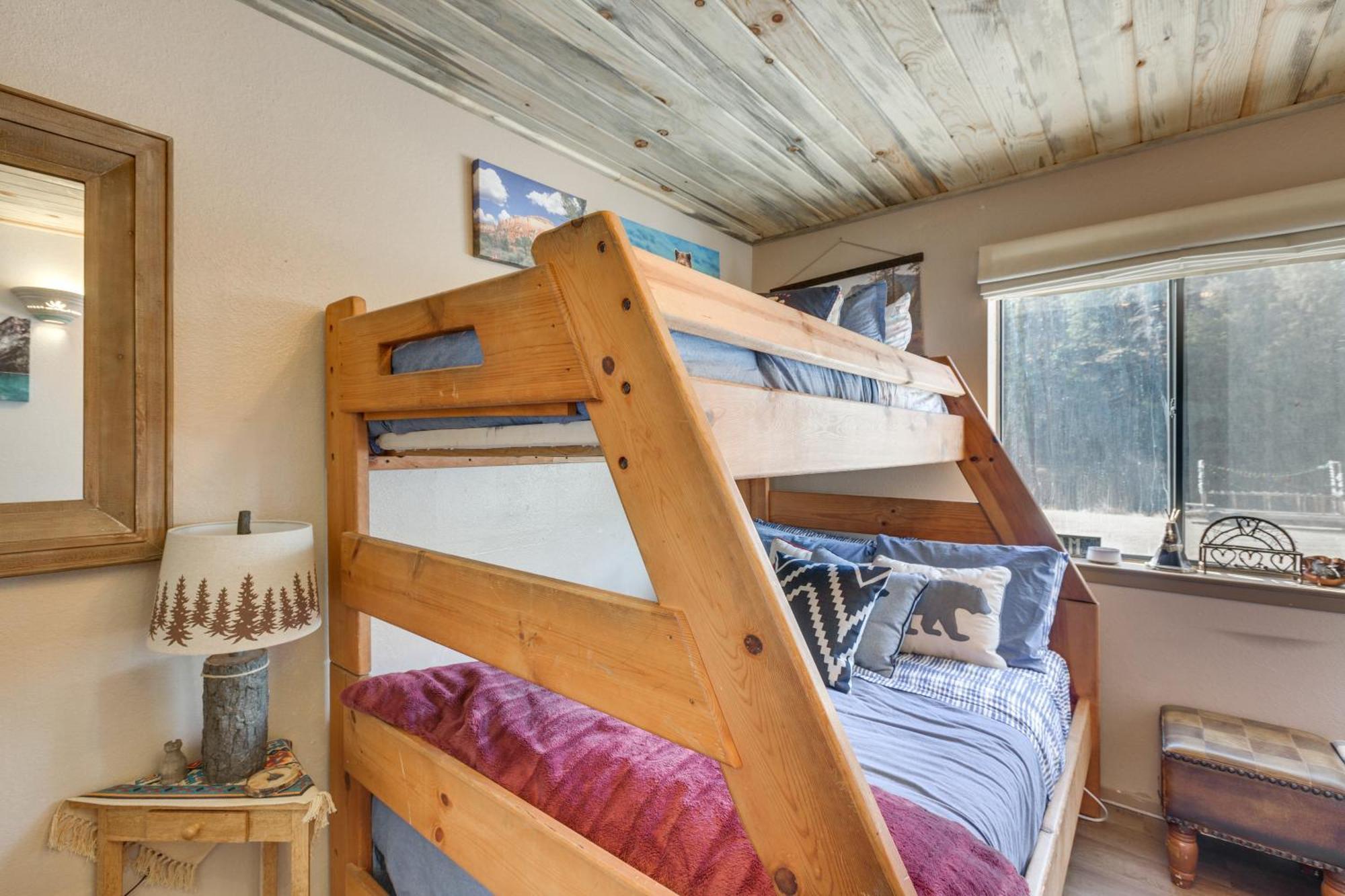 Ski-In Red River Retreat Balcony, Mountain Views! Exterior foto