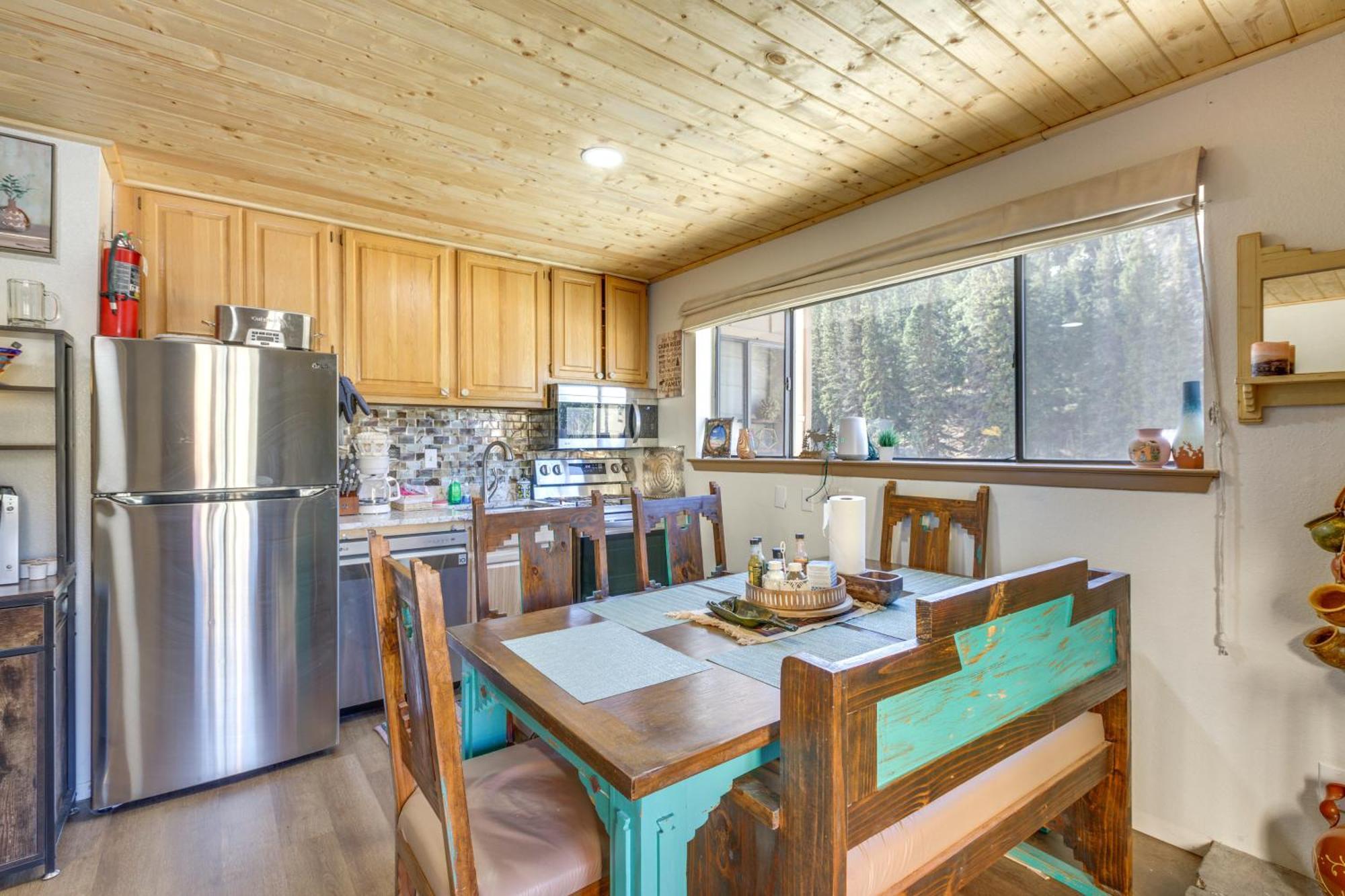 Ski-In Red River Retreat Balcony, Mountain Views! Exterior foto